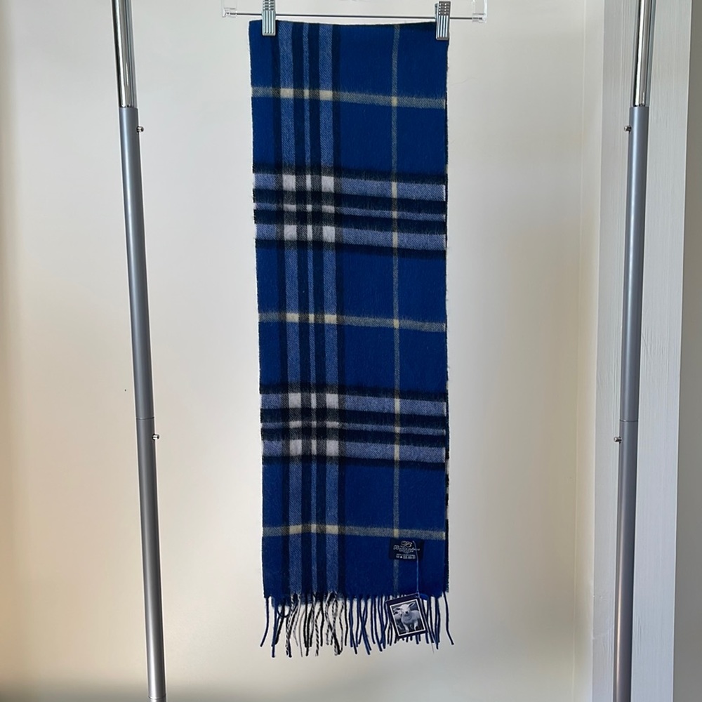 Ballantrae Edinburg 100% lambs wool scarf.